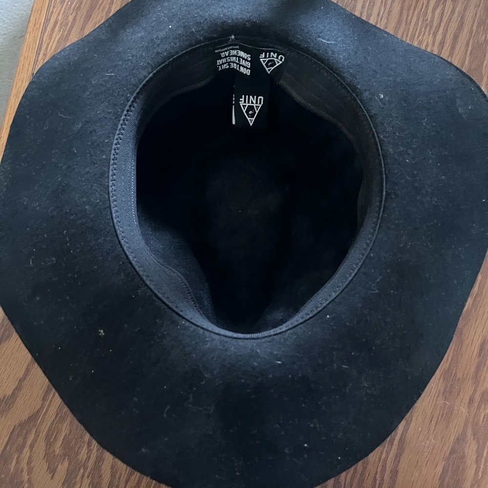UNIF Black and Silver Western Hat - Picture 8 of 9